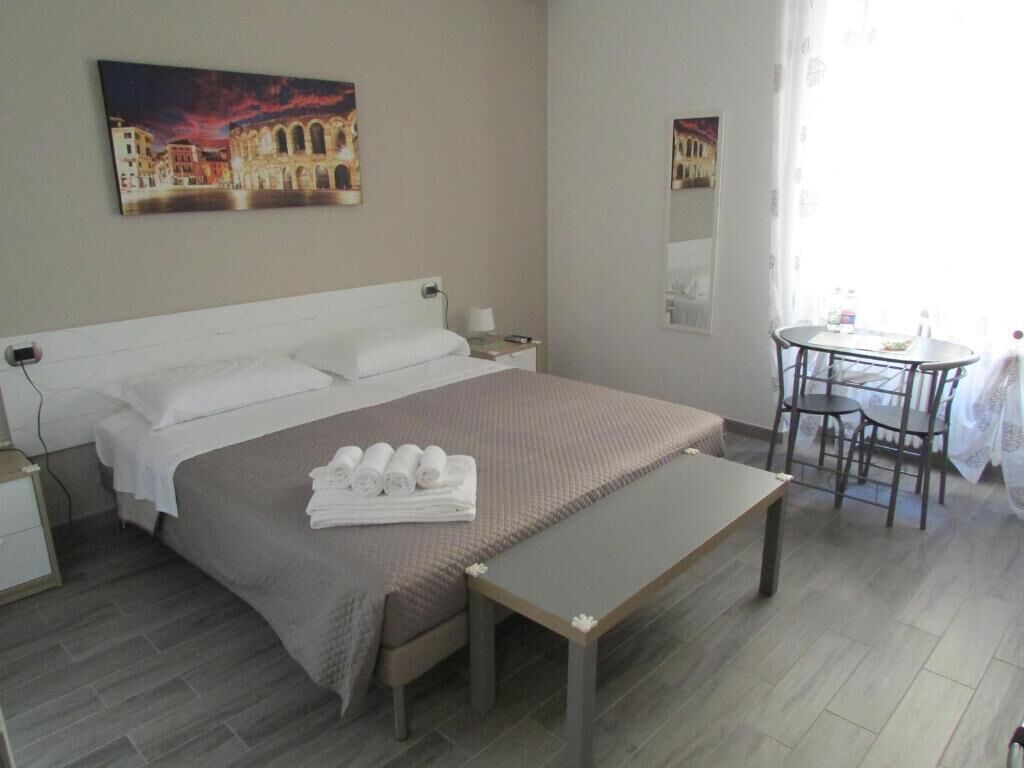 Deluxe Double or Twin Room | Desk, laptop workspace, soundproofing, free WiFi