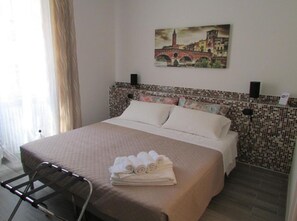 ห้องสแตนดาร์ดดับเบิ ลหรือทวิน | ผ้าปูที่นอน Frette จากอิตาลี, เครื่องนอนระดับพรีเมียม, ผ้านวมขนเป็ด