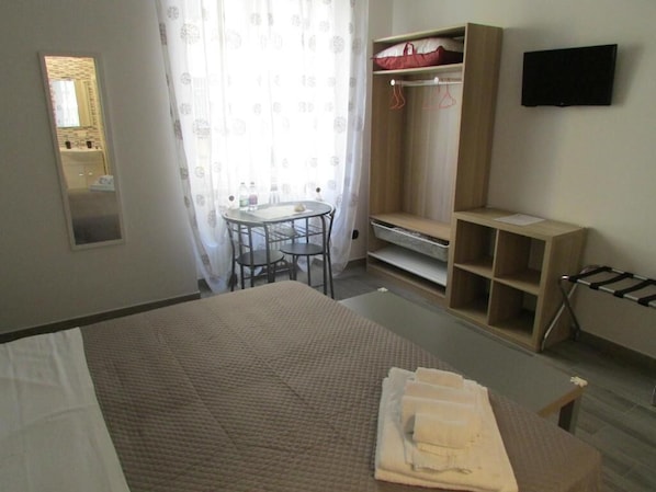Desk, laptop workspace, free WiFi, wheelchair access