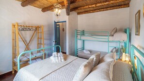 5 bedrooms, iron/ironing board, travel crib, internet
