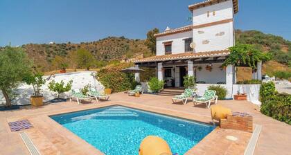 Cortijo Miraflores Arenas by Ruralidays