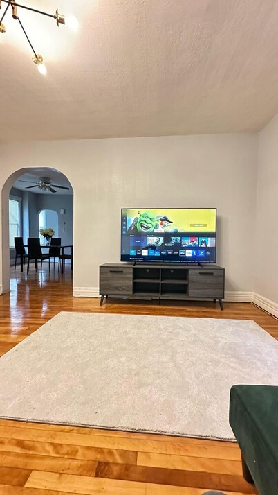 1 Soothing 3-bedroom apartment with AC in Utica