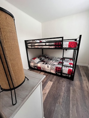 2 bedrooms, WiFi, bed sheets