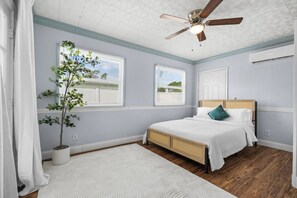 4 Schlafzimmer, Bügeleisen/Bügelbrett, Reisekinderbett, WLAN