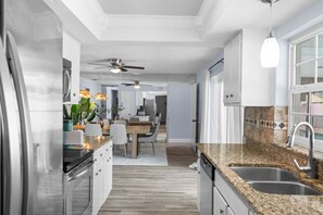 Kühlschrank, Ofen, Herdplatte, Geschirrspüler