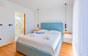 4 bedrooms, in-room safe, iron/ironing board, free WiFi - Lovely home in Vodice (Vodice)