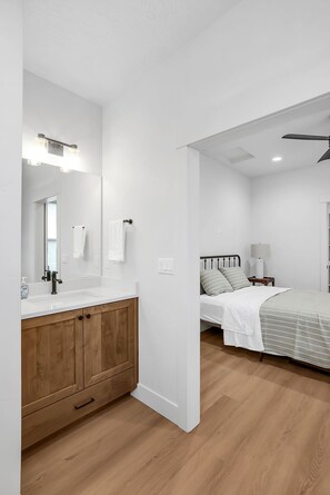 1 dormitorio y ropa de cama