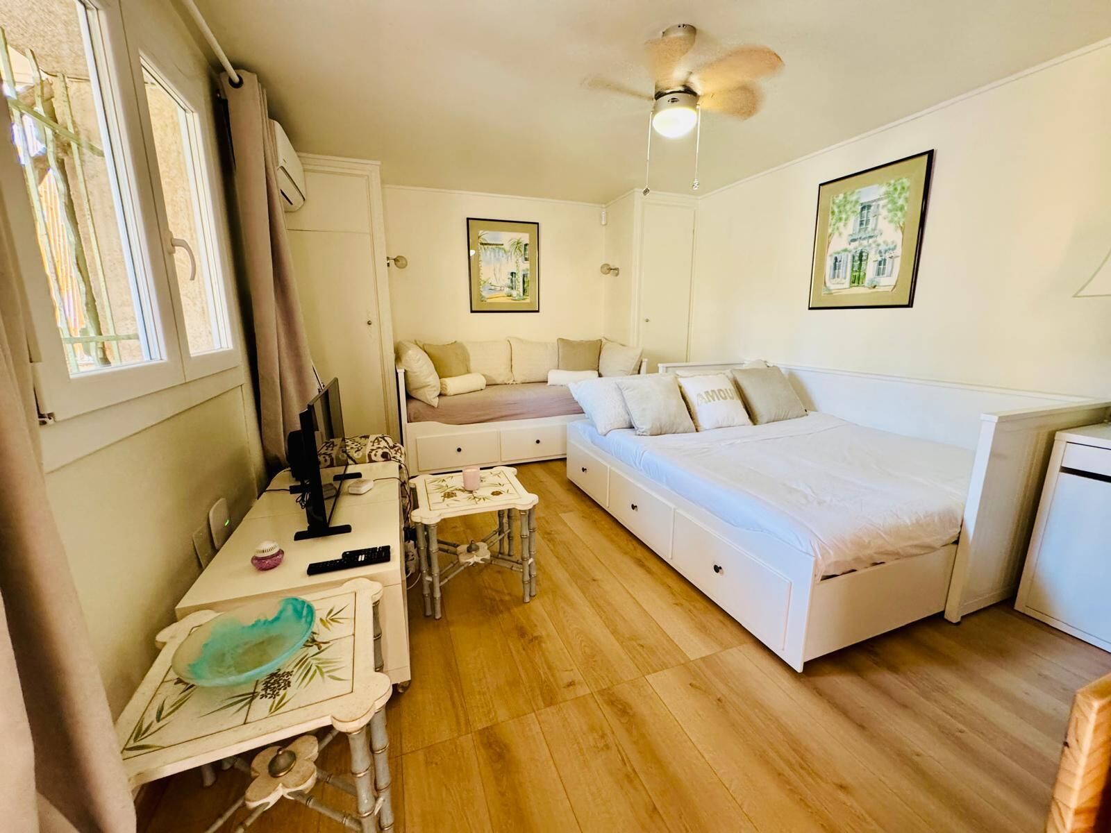 Bügeleisen/Bügelbrett, Internetzugang, Bettwäsche