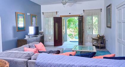 Charming 2-bedroom cottage in delightful Portland ,Jamaica West Indies with AC