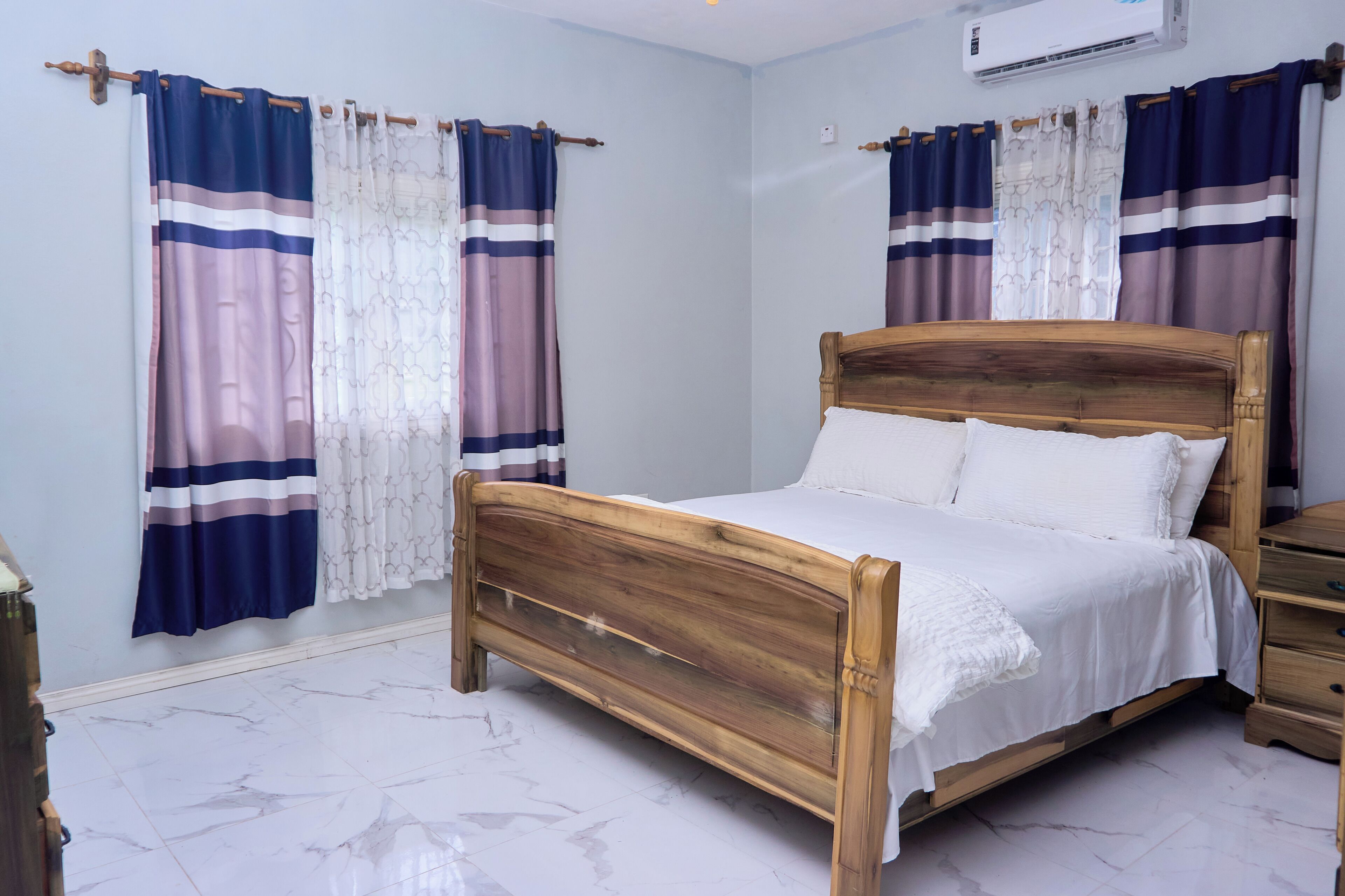 2 quartos, ferros/tábuas de passar roupa, Wi-Fi, roupa de cama