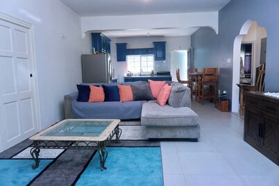 Charming 2-bedroom cottage in delightful Portland ,Jamaica West Indies with AC