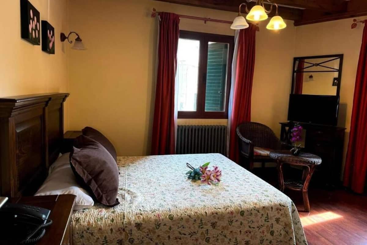 Double Room | Free WiFi