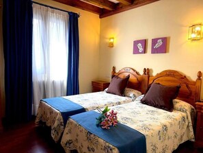 Twin Room | Free WiFi
