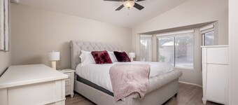 Charming 3-bedroom 2 full house in lovely Peoria with AC/Pool