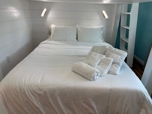 2 bedrooms, iron/ironing board, travel cot, WiFi