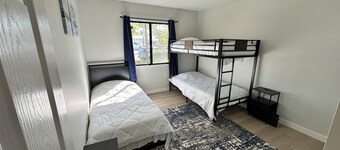 Family Fun Getaway - 3BR + Games & BBQ Patio