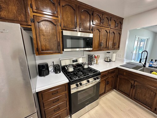 Family Fun Getaway - 3BR + Games & BBQ Patio