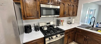 Family Fun Getaway - 3BR + Games & BBQ Patio