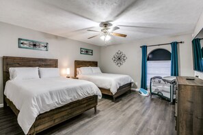3 bedrooms, iron/ironing board, WiFi, bed sheets
