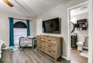 3 chambres, fer et planche à repasser, Wi-Fi, draps fournis