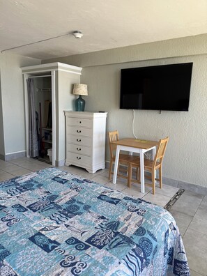 Iron/ironing board, free WiFi, bed sheets
