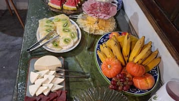 Café da manhã com buffet grátis todos os dias