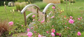 Grande villa, calme, jardin, parkings, toutes commodités, proche circuit 24H !