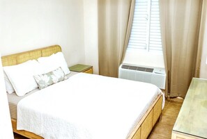 3 bedrooms, iron/ironing board, WiFi, bed sheets - Soothing 3-bedroom apartment with AC in Humacao (Humacao)