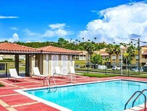Outdoor pool - Soothing 3-bedroom apartment with AC in Humacao (Humacao)