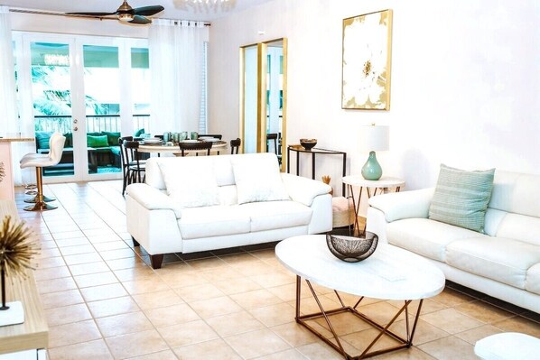 Smart TV - Soothing 3-bedroom apartment with AC in Humacao (Humacao)