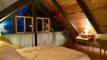 4 bedrooms, desk, iron/ironing board, free WiFi