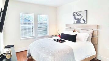 1 dormitorio, tabla de planchar con plancha, cuna de viaje y wifi