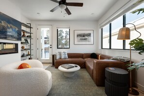 Smart TV, fireplace, offices, computer monitors