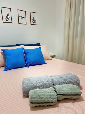1 quarto, acesso à internet, roupa de cama
