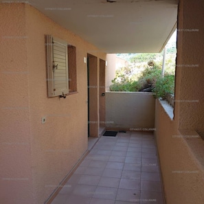 Unclassified image, 5 of 12, button