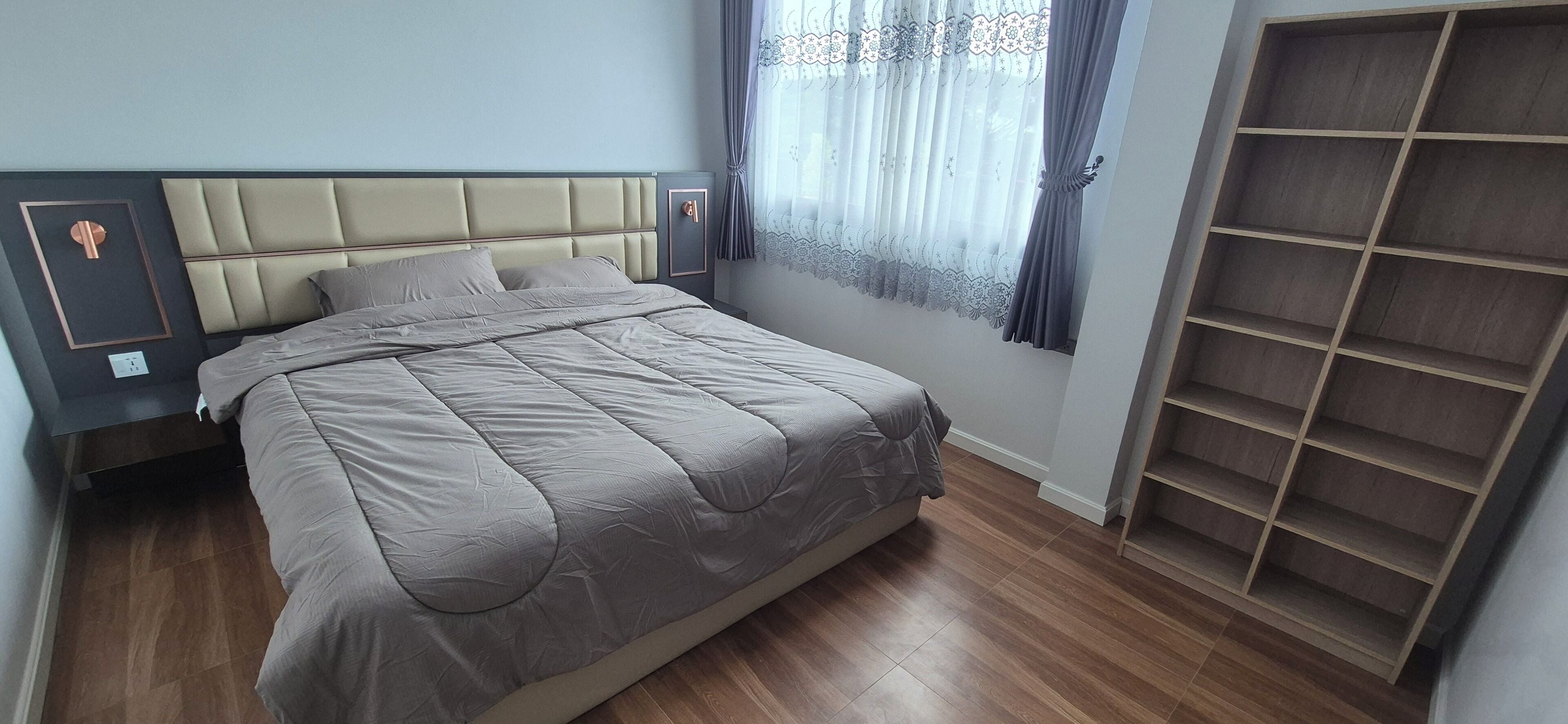 Comfort Apartment, Balcony, City View | Bathroom | Shower, rainfall showerhead, slippers, bidet