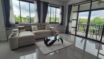 Comfort Apartment, Balcony, City View | Terrace/patio