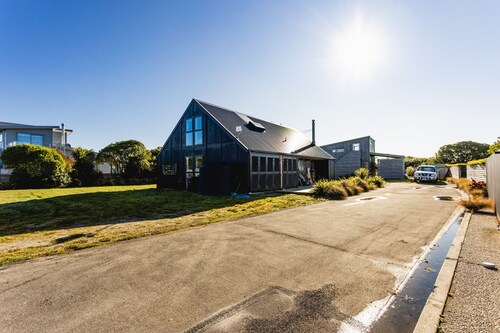The Black Barn - Karitane Beach