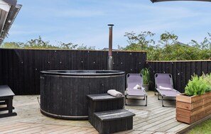 Outdoor spa tub - Amazing home in Hemmet with sauna (Hemmet)