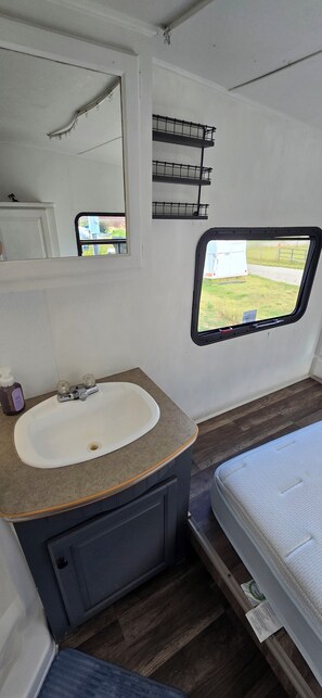 2 bedrooms, WiFi, bed sheets - Cozy 2-bedroom mobile home in lovely Kila with AC (Kila)