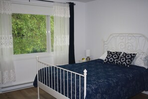 3 間睡房、熨斗/熨衫板、上網、床單