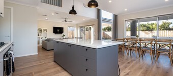 Solara House with Heated Pool and Cinema Room