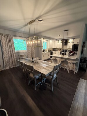 Private kitchen - 4-bedroom house in welcoming State College close to town and Beaver Stadium (State College)