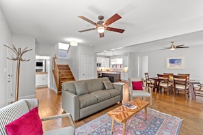 House, Multiple Beds, Kitchen, Garden View (3229 Modern Home w/Garage) | Living area | 40-inch TV with digital channels, MP3 dock
