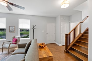 House, Multiple Beds, Kitchen, Garden View (3229 Modern Home w/Garage) | Living area | 40-inch TV with digital channels, MP3 dock