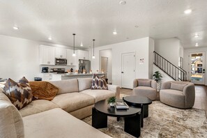 Smart-TV, Tischtennisplatte