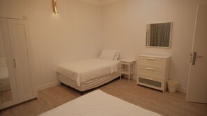 2 bedrooms, desk, iron/ironing board, free WiFi