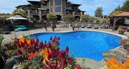 Hudson Valley Ny. Stunning Modern Lodge. 50 acres 9ac pond/pool. 5b 7bth 6000+sf