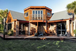 Exterior - First Light Kaikoura | Unit 1 | KK43601 (Kaikoura)