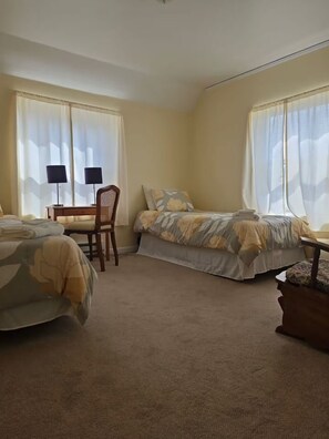 Desk, WiFi, bed sheets